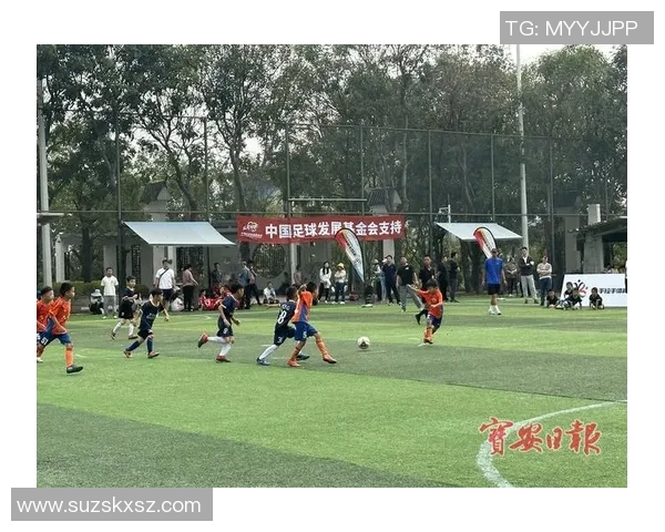 足球球星亲自示范如何高效练习射门技巧提升比赛表现