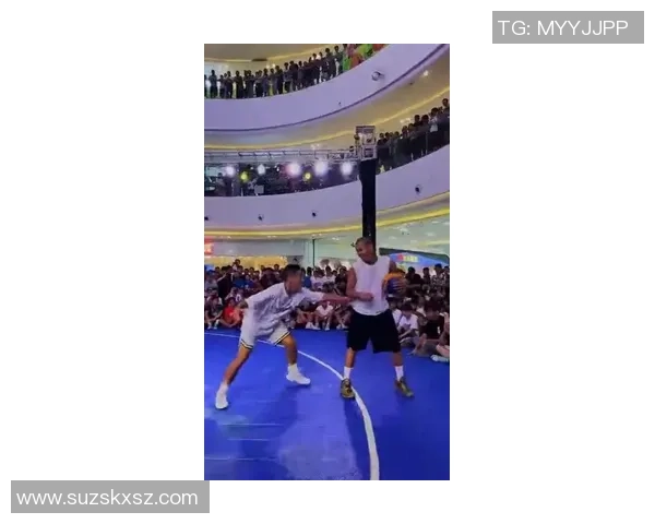 足球球星惊艳转头动作引爆全场瞬间展现力量与优雅魅力